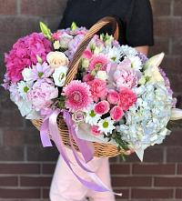 Композиция солнечный день в Выкопанке Цветочная композиция из Розы, Хризантемы, Пионы и Лизиантусы в корзине в Выкопанке