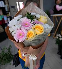 Букет цветов из:  Герберы, Розы и Хризантемы в Выкопанке