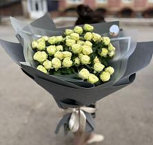 Букет Белые кустовые розы Солинеро в Выкопанке
