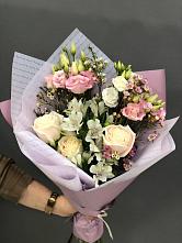 Букет цветов из:  Альстромерии, Розы и Лизиантусы #REPLACE_PRED# Выкопанке